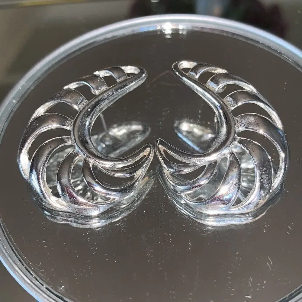 N/A shiny silver
